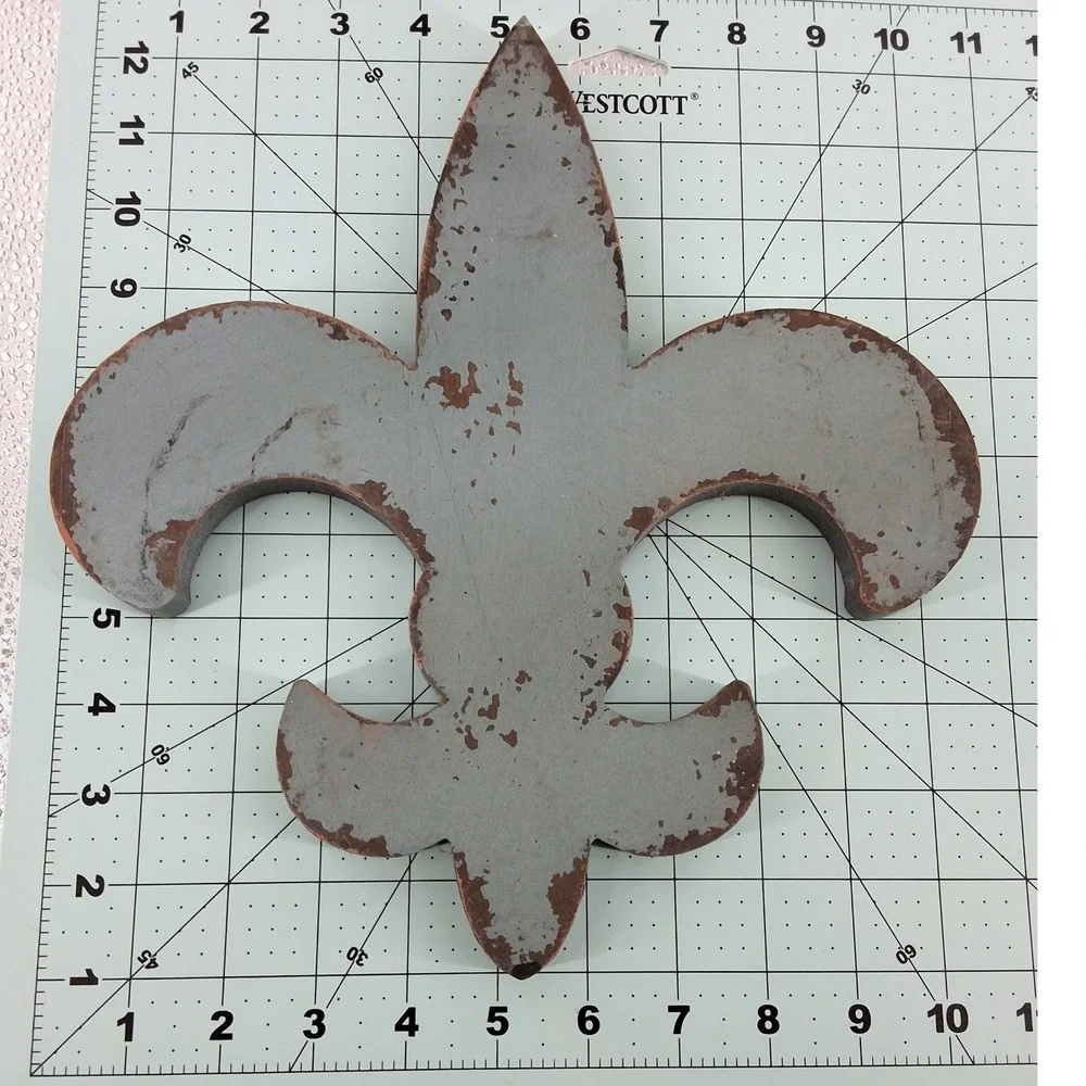 Design House LLC Fleur de Lis Distressed Green Shabby Chic Wall Plaque Decor